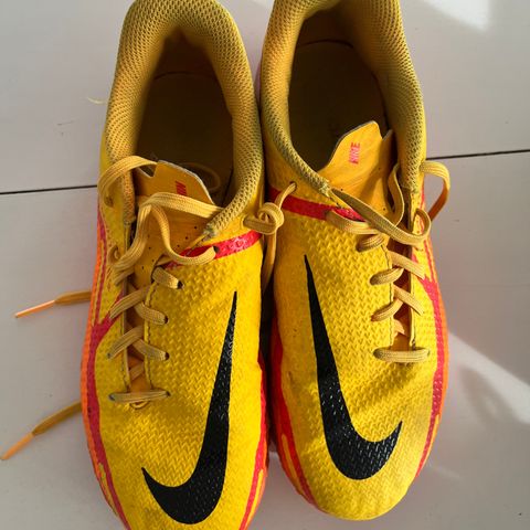 Nike Phanton fotballsko strl 35,5