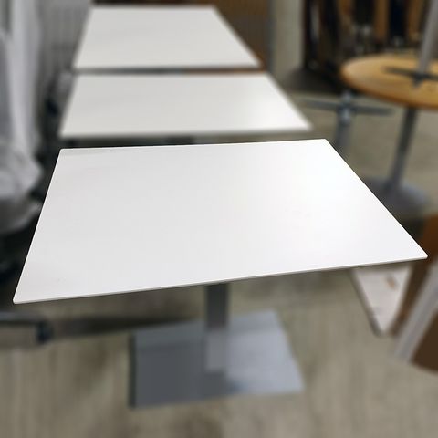 Hvit plate 100 x 80 cm