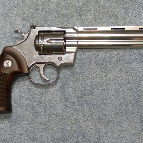 Revolver Colt Python, 6" Barrel, 357 Magnum