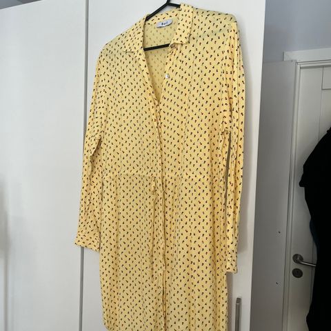 gul kjole fra Boii