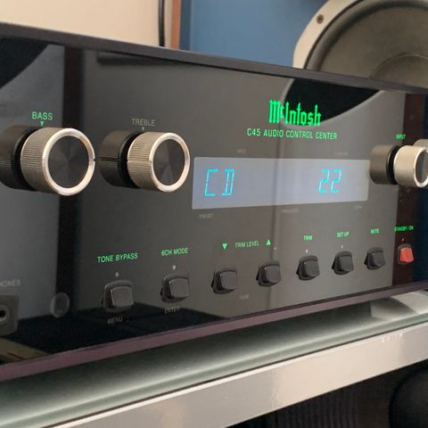 McIntosh C45 analog Preamplifier (MR85 tuner)selges/byttes.
