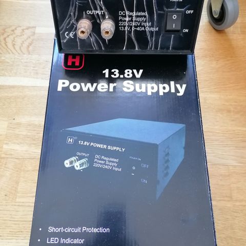 Powersupply 13,8V 40A.