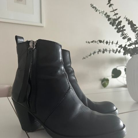 Acne pistol boots, str. 38