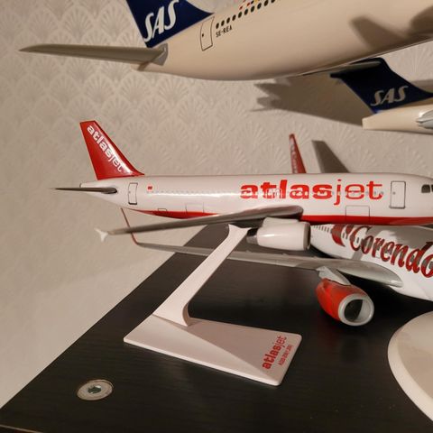 Atlasjet A320 1:200 flymodell