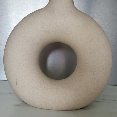 Vase.