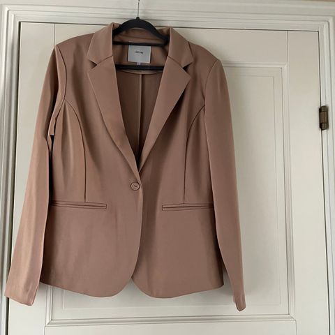 Ubrukt beige dameblazer