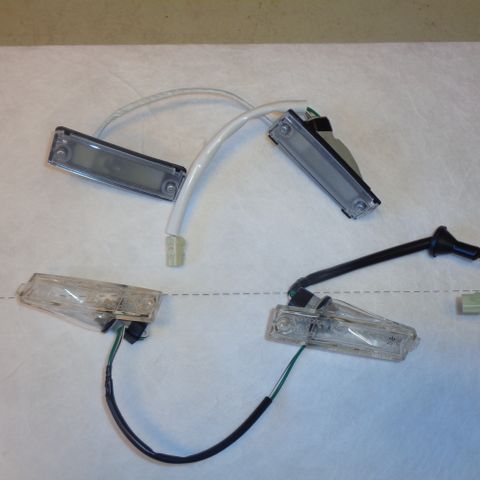 Hiace skilt lys med ledning LAMP ASSY, LICENSE 81270-26120/81270-26130