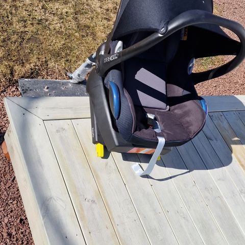 Maxi Cosi Cabriofix bilstol med base iso-fix/belte