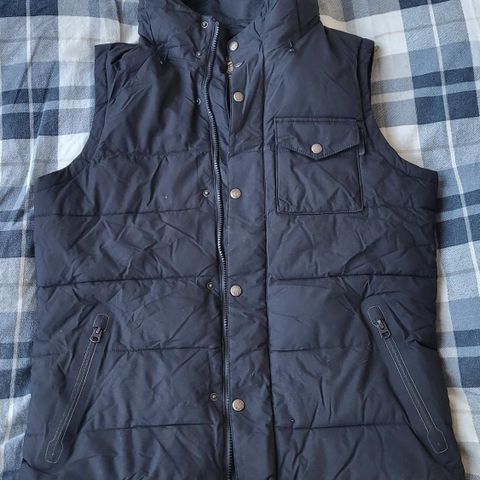 Burton vest selges!