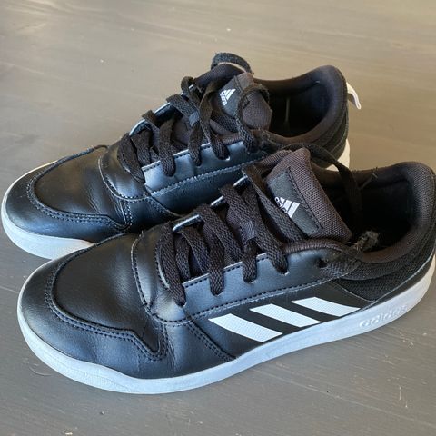 Adidas fritidssko str. 38