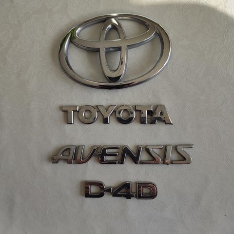 Toyota Avensis dekaler kan sendes