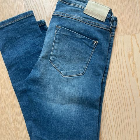 Zara jeans str 40