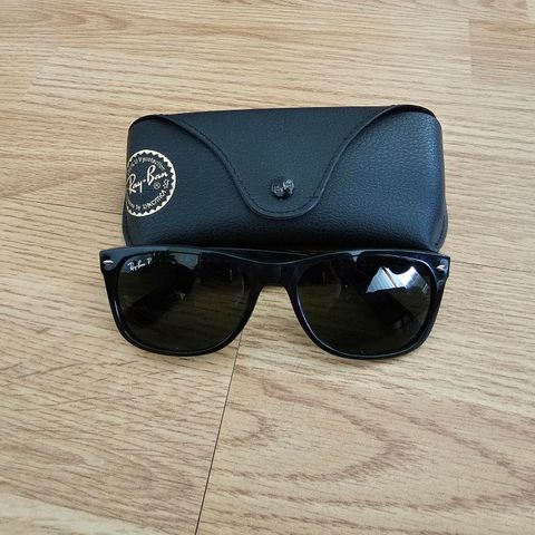 Ray ban new wayfarer polarised