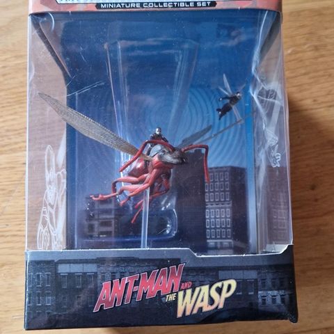 Ant man and wasp figure