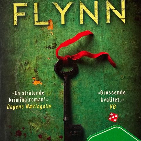 Gillian Flynn: «Åpne sår». Roman. Paperback