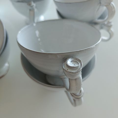 12 svenske tekopper/ kaffekopper i keramikk med rose
