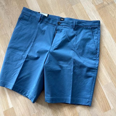 Ubrukt Boss shorts i Str 56