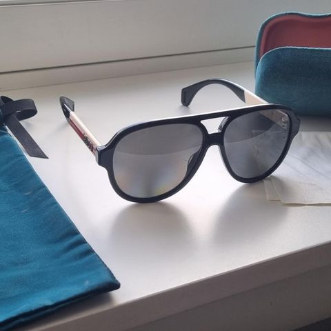 Gucci solbriller til salgs