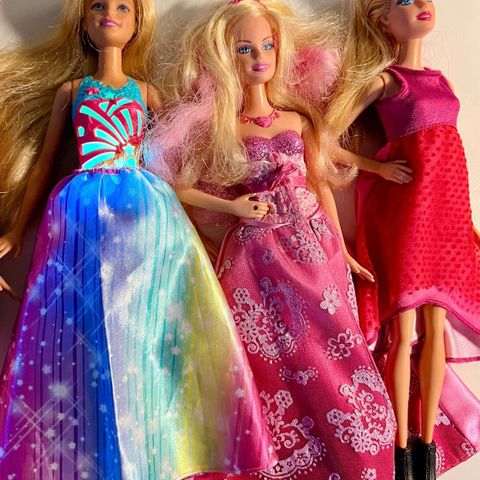 4 Barbie fashionista med lys og lyd, klær og tilbehør