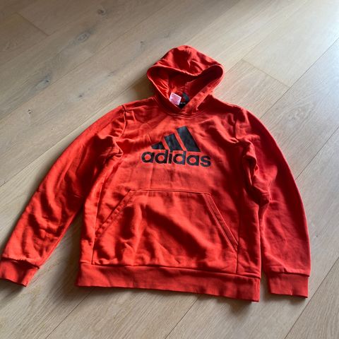 Adidas hette genser