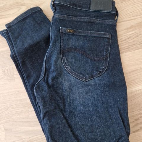 Lee cropped jeans