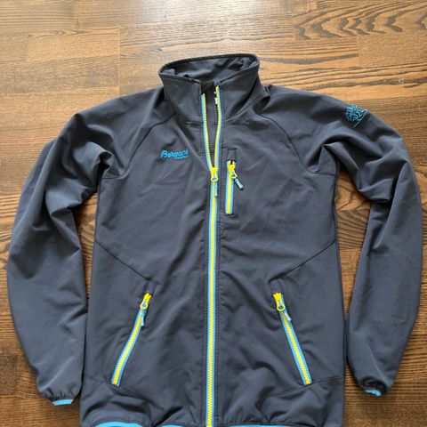 Bergans softshell jakke str 152