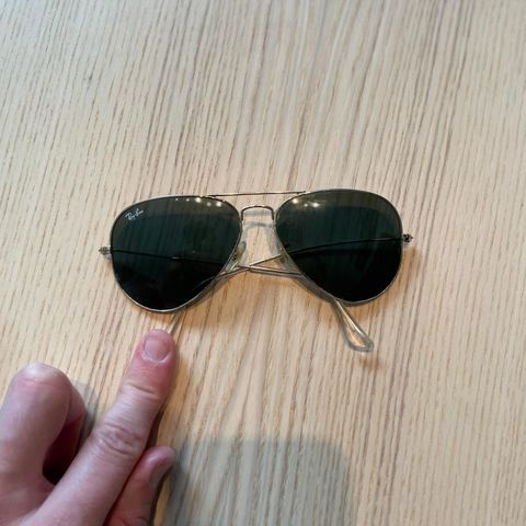 Aviator large metal solbriller fra Ray-Ban