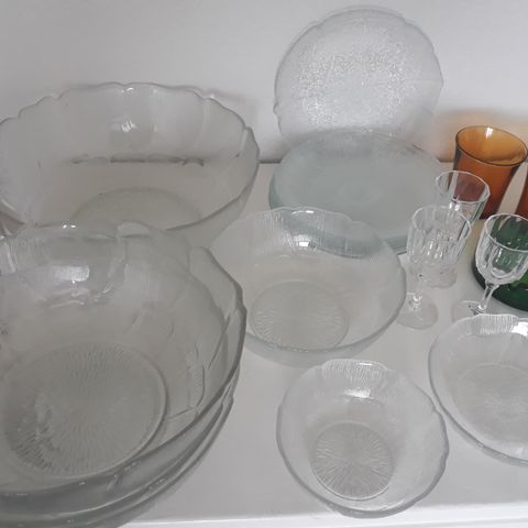 Diverse fransk glass,boller,tallerkener,glass.