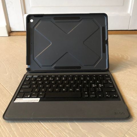 zagg rugged messenger  Wireless keyboard