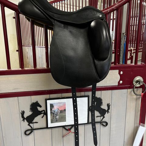 Custom Saddlery dressursal (Icon Flight)