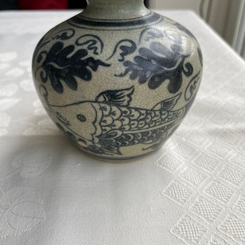 Håndlaget Celadon rund vase i keramikk