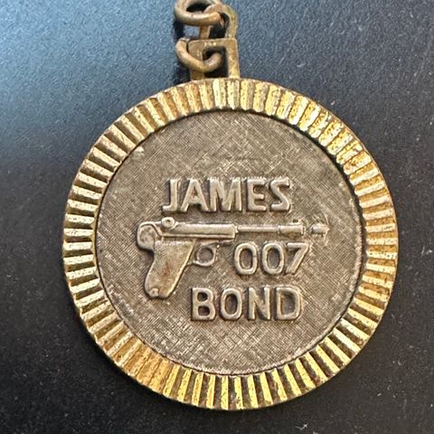 James Bond anheng/medalje (2280 Å)