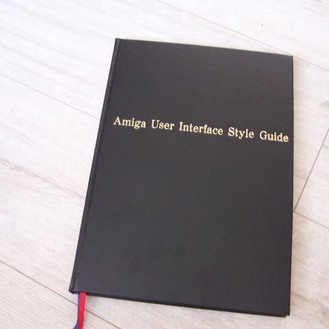 Amiga user Interface Style Guide [hard, reprint]
