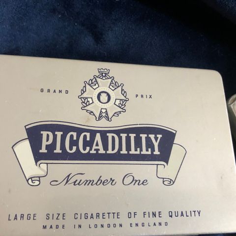 Piccadilly cigar/sigar eske i metall «number one»tobakk