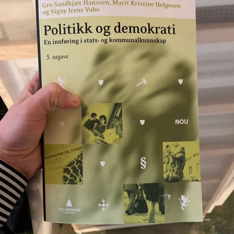 Politikk og demokrati pensumbok