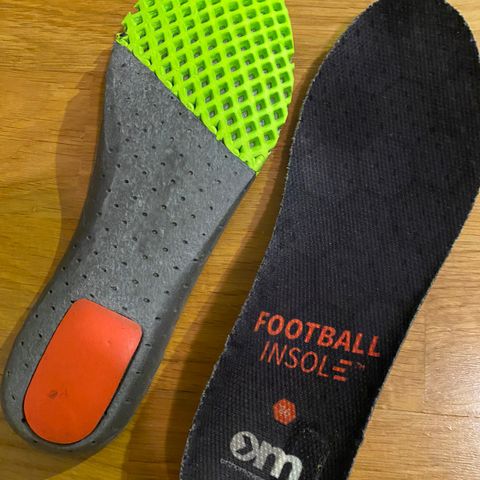 Fotballskosåler, Football insole