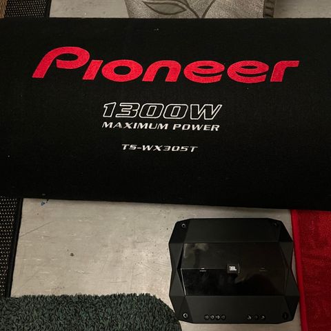 Pioneer subb med Jbl forsterker