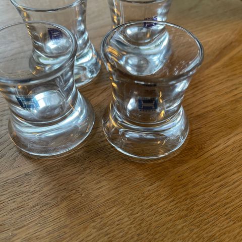 4 snaps glass Hadeland selges samlet for 250 kr
