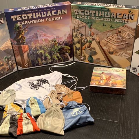 Teotihuacan med alle utvidelser og promos + BGG GeekUp poser