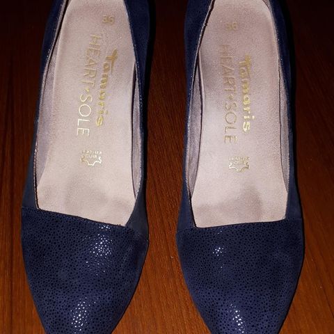 Tamaris Heart & Sole pumps i navy