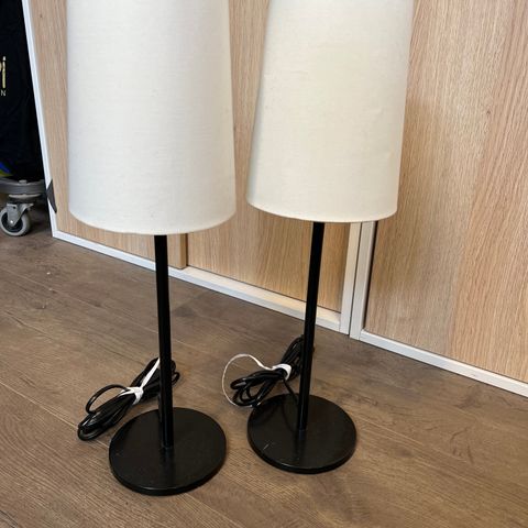 Bordlampe fra Ikea.