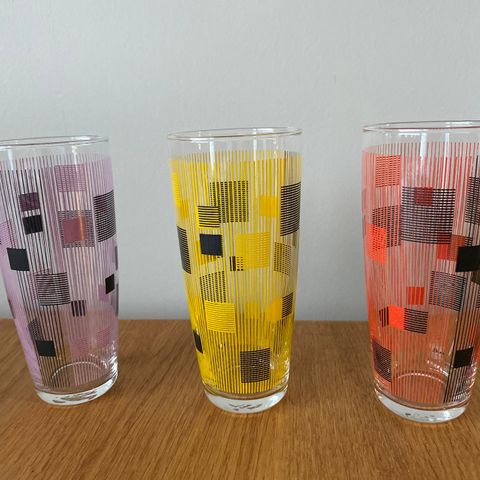 3 retro glass