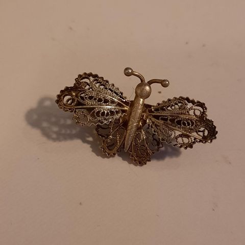 Vakker eldre brosje i 800 Sølv - Formet som en sommerfugl