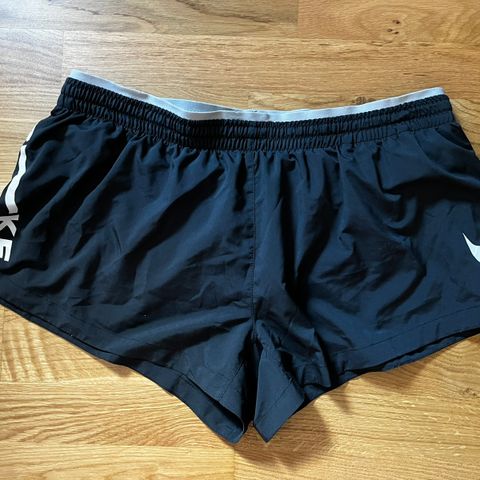 Nike treningsshorts str. L