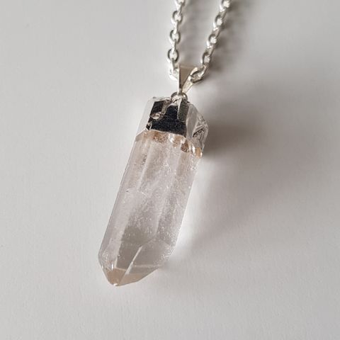 Smykke med ekte clear quartz krystall, ubrukt, kan sendes