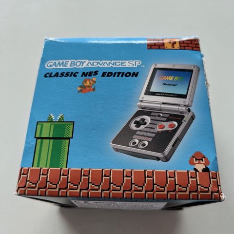 Nintendo Game Boy Advance SP Classic Nes Edition