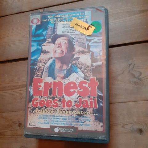 ERNEST GOES TO JAIL. NORSK BIG BOX VHS UTLEIEFILM.