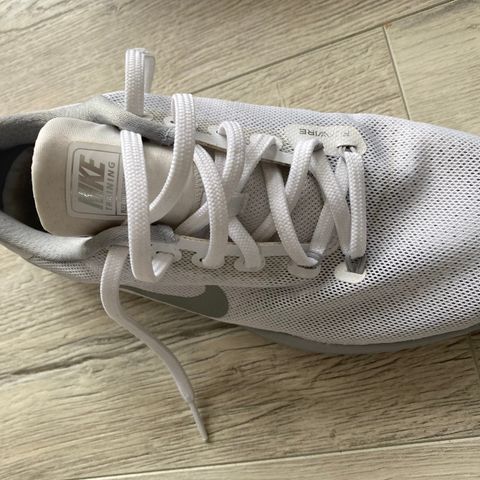 Nike joggesko dame hvit