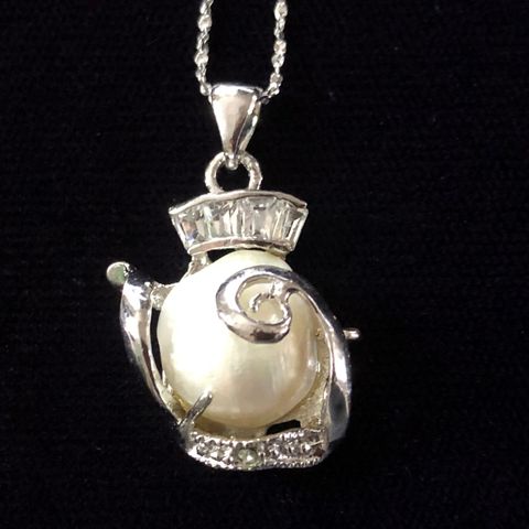 NY PRIS: Salg: Ny Ferskvann perle anheng i rhodiumet  925 sølv + sølv kjede