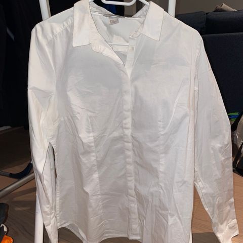Hvitt skjorte i str L fra HM